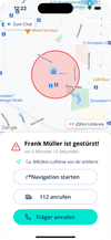 Abbildung eines Screens der Caera App, das Sturzbenachrichtigungen von Personen mit Optionen zur Navigation, Alarmierung der Rettungsdienste und Not-Kontaktaufnahme aufzeigt.